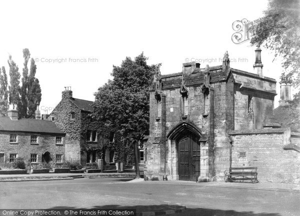 Photo of Stamford, The Old Infirmary Gate c.1955