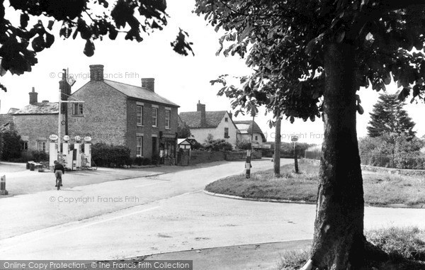Photo of Stanford In The Vale, Faringdon Road c.1955