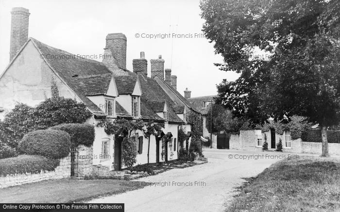 Photo of Stanford In The Vale, Old Cottages c.1955
