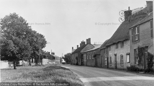 Photo of Stanford-in-the-Vale, the Village c1955