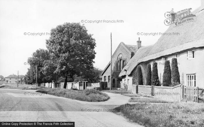 Photo of Stanford In The Vale, The Village c.1955