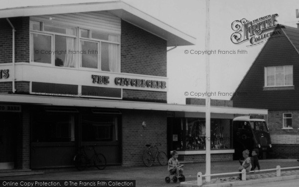 Photo of Stanford Le Hope, Children Outside The Catcracker c.1965