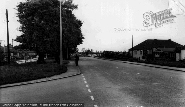 Photo of Stanford Le Hope, Main Road c.1960