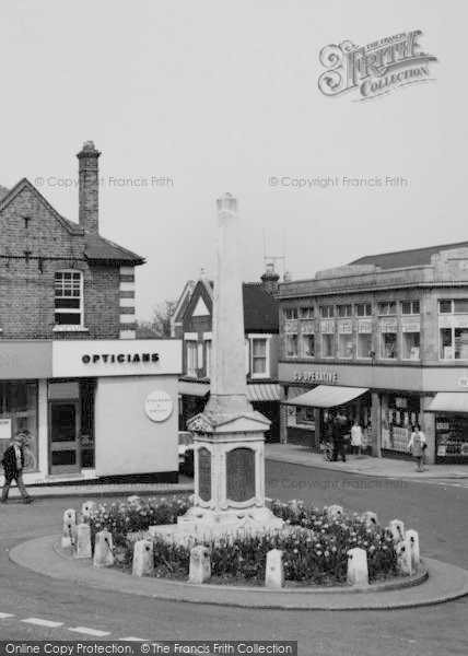 Photo of Stanford Le Hope, Memorial c.1965