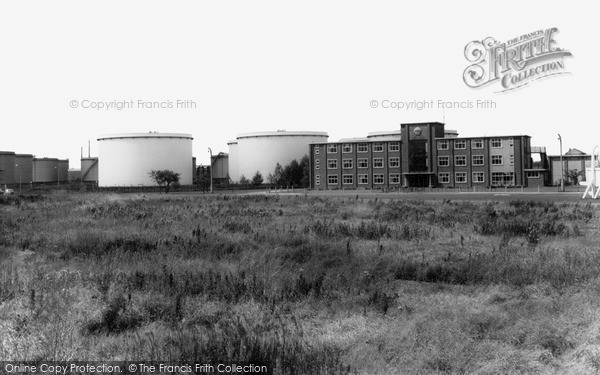 Photo of Stanford Le Hope, Shell Refinery c.1965
