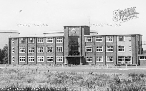 Photo of Stanford Le Hope, Shell Refinery c.1965