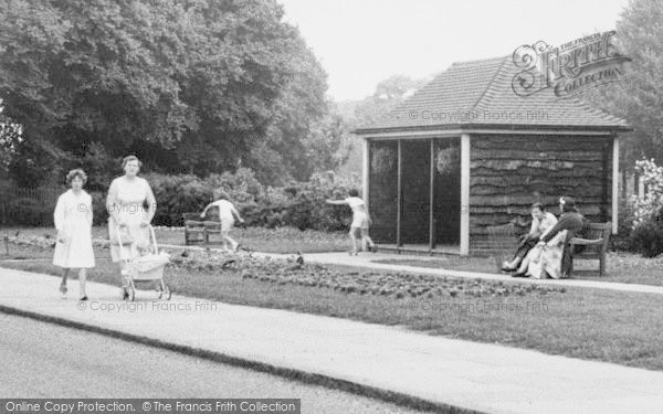 Photo of Stanford Le Hope, The Gardens c.1960