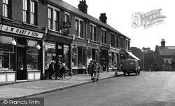 The Pavement c.1955, Stanford-Le-Hope