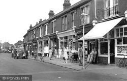 The Pavement c.1955, Stanford-Le-Hope