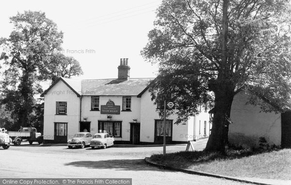 Photo of Stanford Rivers, The White Bear Inn c.1960