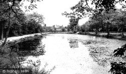 Spring Pond c.1960, Stanmore