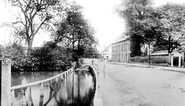 Village 1906, Stanmore