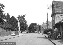 Oaks Road c.1955, Stanwell