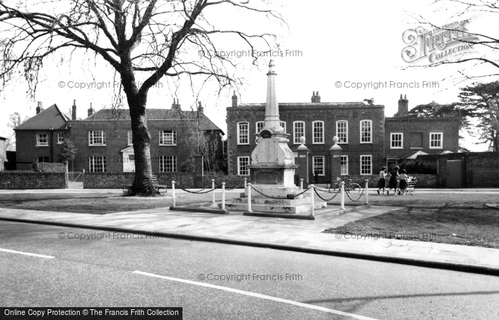Photo of Stanwell, The Memorial c.1960