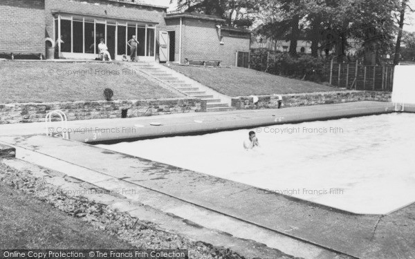 Photo of Staveley, Swimming Pool, Ringwood Park  c.1960