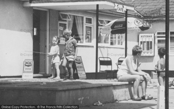 Photo of Steeple, Holidaymakers, Steeple Bay Camp c.1965