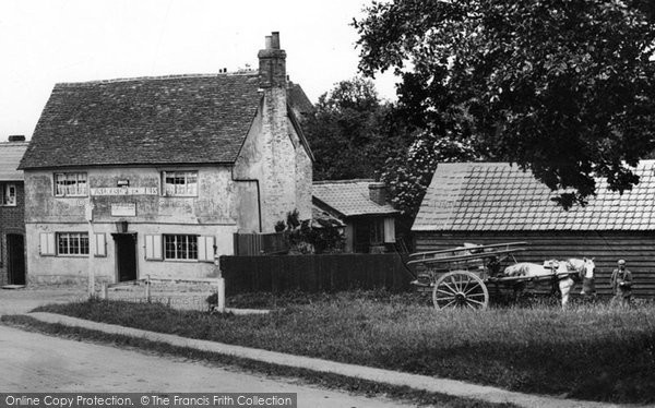 Photo of Stevenage, A Horse And Cart, Coreys Mill 1903