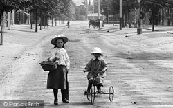 Going Shopping 1903, Stevenage