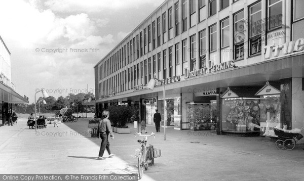 Photo of Stevenage, Queensway c.1960