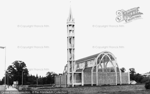 Photo of Stevenage, St George's Church c.1960