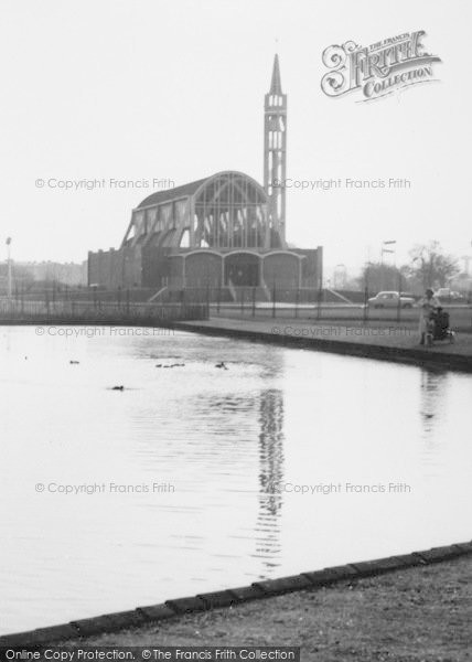 Photo of Stevenage, St George's Church c.1960