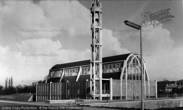 Photo of Stevenage, St George's Church c.1960