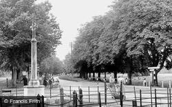 Steventon, War Memorial and Abingdon Road c1955