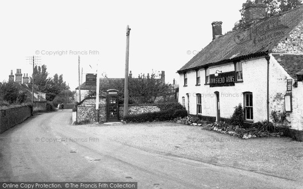 Photo of Stiffkey, Wells Road And Townshend Arms c.1955