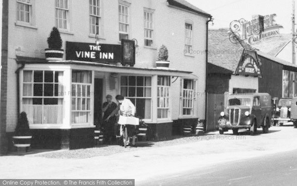 Photo of Stockbridge, High Street, The Vine Inn 1957