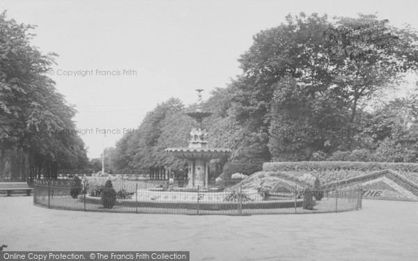 Photo of Stockton On Tees, The Fountain, Ropner Park c.1955