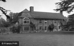 Slyfield Manor 1951, Stoke D'Abernon