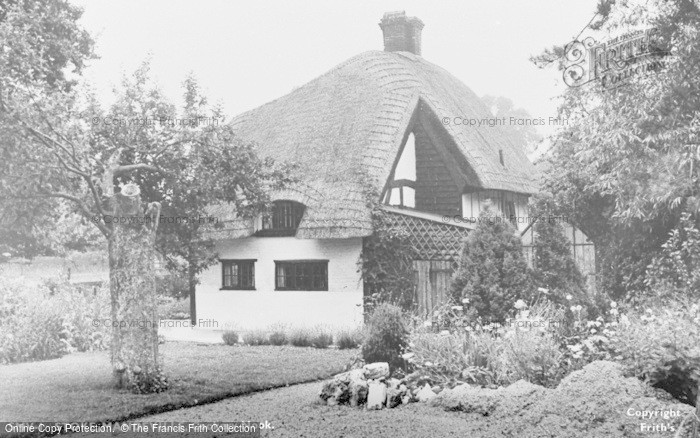 Photo of Stoke Mandeville, Cookery Nook c.1955