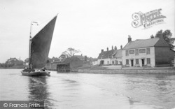 A Wherry Passing The Ferry Inn c.1940, Stokesby