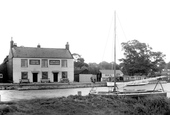The Ferry Inn c.1935, Stokesby