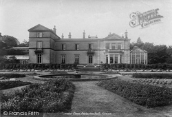 Darlaston Hall 1900, Stone