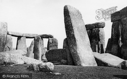 1887, Stonehenge
