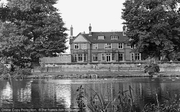 Photo of Stoneleigh, Ewell Court House c.1955