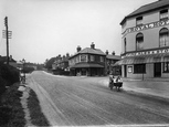 Worplesdon Road 1925, Stoughton