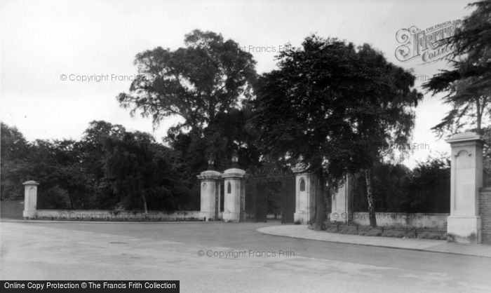 Photo of Stourbridge, Gates To Mary Stevens Park c.1960