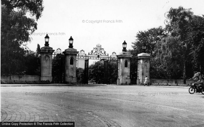 Photo of Stourbridge, Mary Stevens Park c.1955