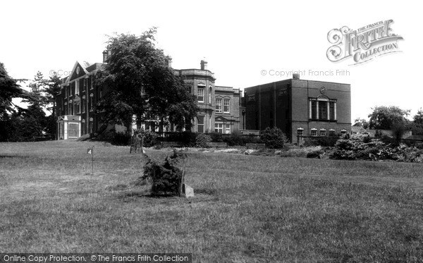 Photo of Stourbridge, Mary Stevens Park c.1960
