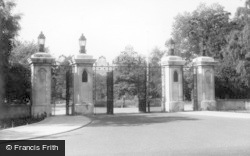 Mary Stevens Park Gates c.1965, Stourbridge