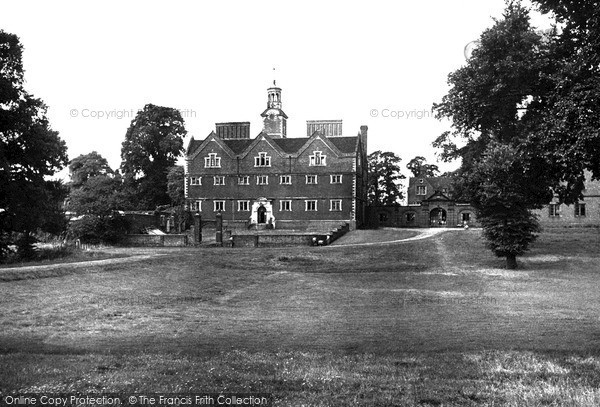 Photo of Stourbridge, Oldswinford Hospital School for Boys c1955