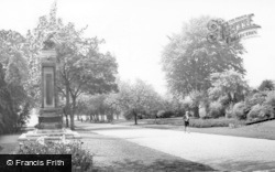 Queens Drive, Mary Stevens Park c.1965, Stourbridge