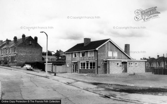 Photo of Stourbridge, The Gigmill Inn c.1965