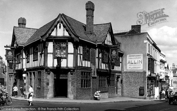 Photo of Stourbridge, The Mitre Inn c.1950