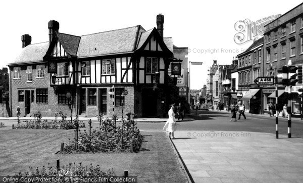 Photo of Stourbridge, The Mitre Inn c.1960