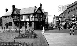 The Mitre Inn c.1960, Stourbridge