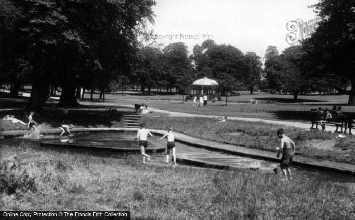 Photo of Stourbridge, The Paddling Pool, Mary Stevens Park c.1960