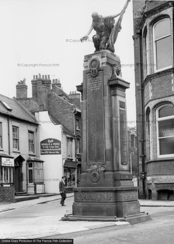 Stourbridge, War Memorial c1965